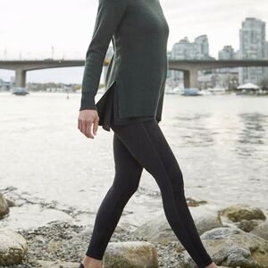 Athleta Strut Faux Suede Front Leggings Tights Pants Black XS